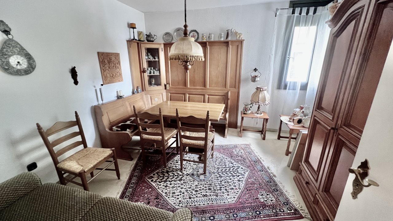 vielseitig nutzbar (Büro oder Kinderzimmer)