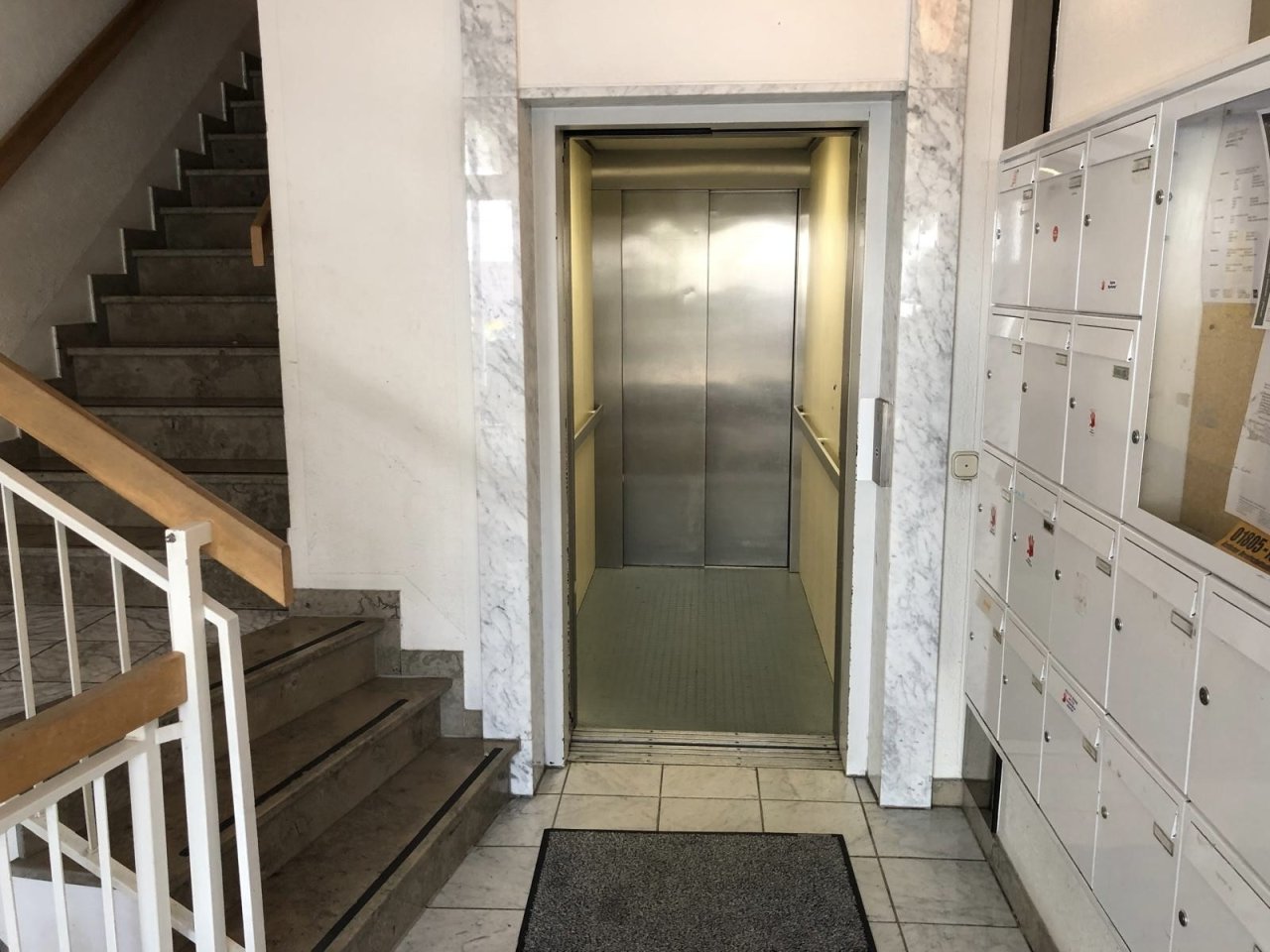 Mit Personenlift Mit Personenlift